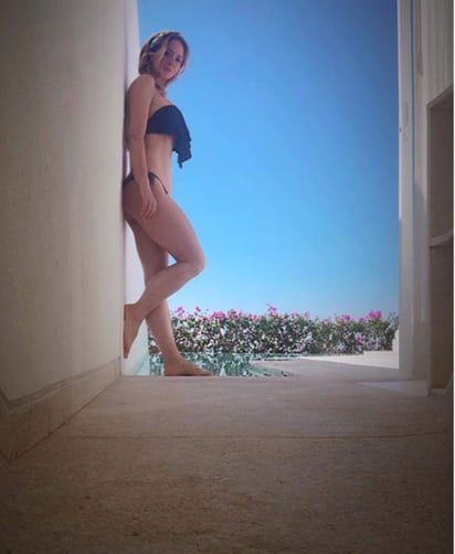 Andrea Legarreta encantó a sus seguidores con la foto que subió a sus redes sociales donde luce su figura. (ESPECIAL) 