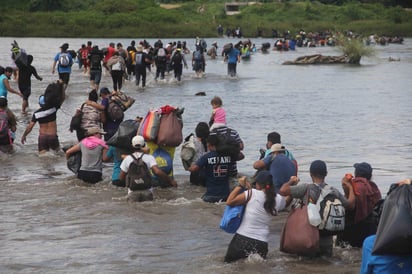 Una mujer migrante salvadoreña con siete meses de embarazo se desmayó durante acciones de aseguramiento del Instituto Nacional de Migración (INM) y la Policía Federal (PF). (ARCHIVO)