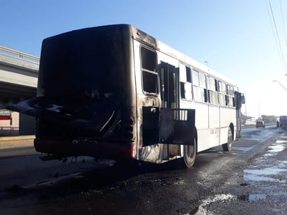 El vehículo siniestrado es un camión de pasajeros de la ruta Alianza-La Joya, con número económico 02, el cual era conducido por Mario Alberto. (EL SIGLO DE TORREÓN) 