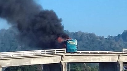 Militares y sujetos armados se enfrentaron hoy en Tomatlán, Jalisco.  (TWITTER)