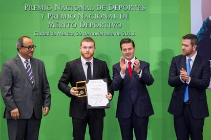 El 'Canelo' Álvarez recibió la distinción. (NOTIMEX) 