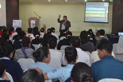 Evento. Cada año el Hospital General de Gómez Palacio se coordina con alguna institución educativa de la región. (ANGÉLICA SANDOVAL)