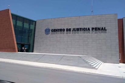 Proceso. Salieron del penal varonil donde se habían mantenido reclusos más de un año.