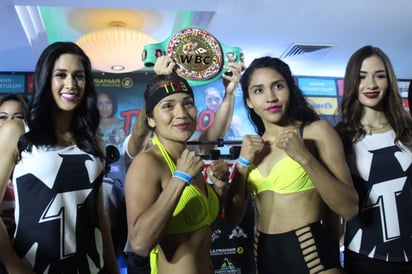 Tanto Lupita Martínez como Yulihan Luna, aprobaron la ceremonia de pesaje en Quintana Roo. (CANCÚN BOXING)