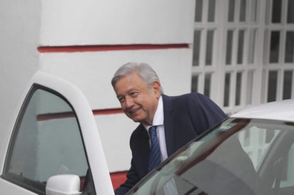 AMLO sostiene encuentro con militares. (ARCHIVO)
