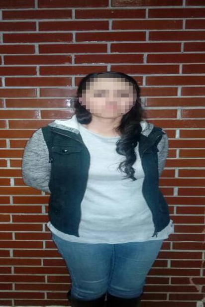 Delito. Joven mujer roba cartera de comercio y es detenida al intentar salir del lugar. (EL SIGLO DE TORREÓN)