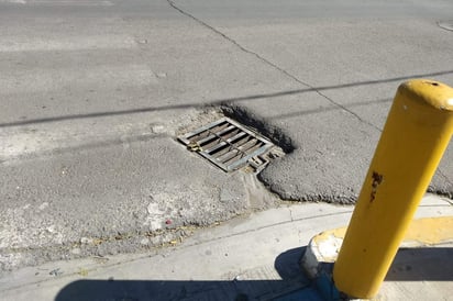 El problema se localiza en la esquina de calle Acuña y Matamoros. (EL SIGLO DE TORREÓN)