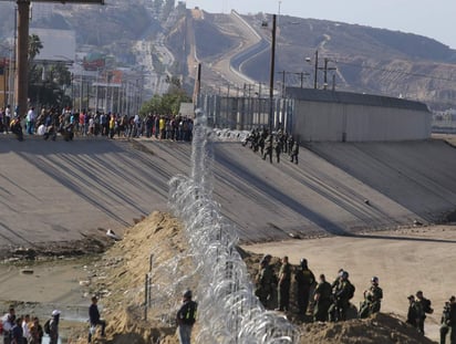 'Los inmigrantes no afrontarán cargos', aseguró a Efe esta fuente en referencia a esas 42 personas, un grupo en el que había algunas mujeres y menores de edad. (EFE)