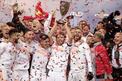 Los jugadores del Atlanta United festejan tras conquistar el título de la Conferencia del Este ayer para avanzar a la final de la MLS.