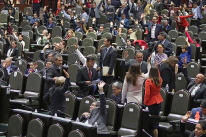 Comenzaron a llegar varios legisladores federales y algunos invitados al Palacio Legislativo de San Lázaro. (ARCHIVO)