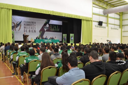 La actividad contó con la presencia del total del personal estudiantil y docente, además de representantes de la sociedad civil y de las autoridades de los gobiernos en Durango y Coahuila. (EL SIGLO DE TORREÓN)