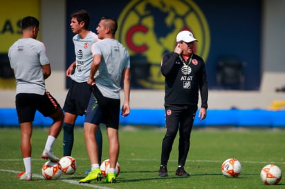 Imagen del entrenamiento de ayer de las Águilas del América, en las instalaciones de Coapa. (ARCHIVO)