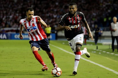 Junior y Paranaense igualaron a un gol y definirán el próximo miércoles al campeón de la Sudamericana. (ARCHIVO)