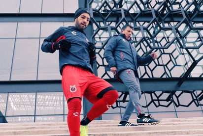 El uruguayo Robert Dante Siboldi y el Club Tiburones entrenan en las instalaciones del CAR en Toluca. (Especial)