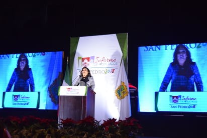 Informe. Ayer en el Auditorio Municipal Ana Isabel Durán presentó su informe de actividades. (EL SIGLO DE TORREÓN/MARY VÁZQUEZ)