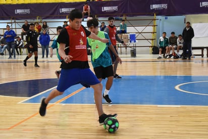 Más de 70 colonias participaron en estos torneos de futbol soccer y basquetbol.