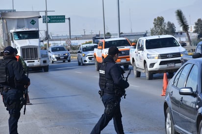 Presencia. Se redobla vigilancia policiaca en puentes y vialidades aledañas a otros municipios para bajar la incidencia de robo de vehículos. Se mantienen a la alza el delito en comparación con 2017. (EL SIGLO DE TORREÓN)