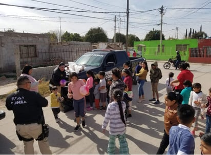 Los elementos visitaron lo ejidos La Palma y El Perú. (EL SIGLO DE TORREÓN)