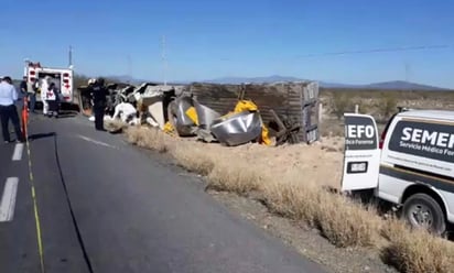 El fatal percance se registró la mañana de este jueves en la carretera a Monterrey, cuando el chofer aparentemente dormitó. (CORTESÍA) 