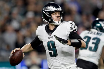 Nick Foles sufrió una lesión el domingo ante Washington.