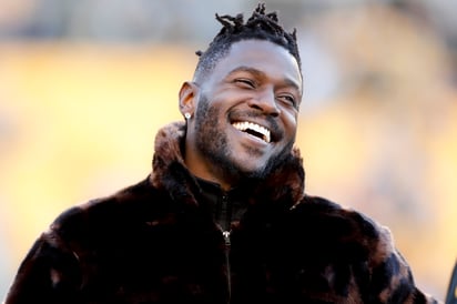 Antonio Brown no pudo jugar el duelo del domingo ante Cincinnati por una lesión, sin embargo, el receptor se fue del estadio al medio tiempo.