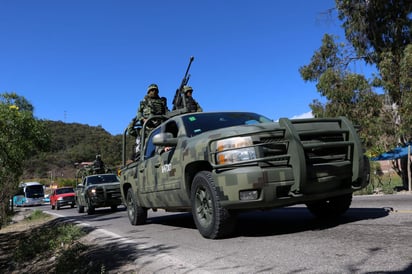 En un comunicado, el funcionario explicó que se estima que al menos 60 por ciento del país sufre un cobro por derecho de piso por parte del crimen organizado, que oscila entre 15 y 25 mil pesos mensuales a cambio de brindar “seguridad” a comerciantes y empresarios. (ARCHIVO)