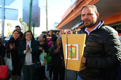 Visita. En la visita que hizo el alcalde al Centro de la ciudad se anunció la cancelación de la colocación de las 'arañas'.