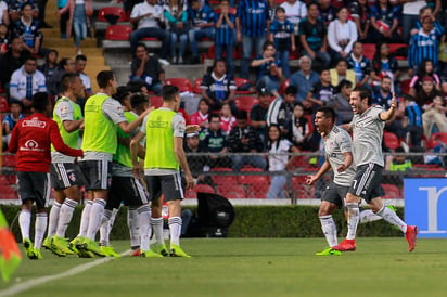 El brasileño Camilo Sanvezzo, al minuto 40, adelantó a Gallos Blancos, pero Rojinegros se hizo del triunfo con los tantos de sus refuerzos Jesús Isijara (42) y del paraguayo Osvaldo Martínez (50). (JAMMEDIA)