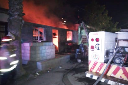 Incendio. Fueron dos jacales los que se quemaron, uno empleado como cocina y el segundo utilizado como dormitorio. (EL SIGLO DE TORREÓN) 