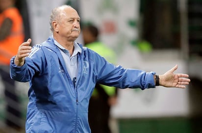 Scolari señaló que desea permanecer con el equipo brasileño Palmeiras.