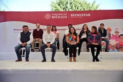 Pese a que los recursos presupuestales para los programas sociales aumentaron en una década en un 3.2 por ciento, el número de pobres en México se incrementó en 3.9 millones de personas. (TWITTER)