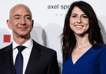 Bezos, uno de los hombres más ricos del mundo, hizo el anuncio a través de Twitter. (EFE)