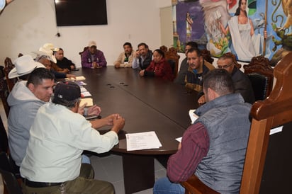 Acuerdos. Transportistas tomaron algunos acuerdos con las autoridades para mejorar el servicio. (EL SIGLO DE TORREÓN/MARY VÁZQUEZ)