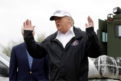 La visita de Trump provocó limitadas reacciones en la ciudad de Reynosa, Tamaulipas, frontera con Texas. (AP)
