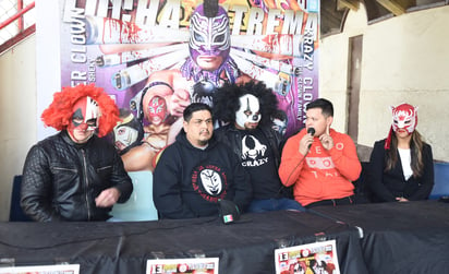 Hunter Clown y Krazy Clown, protagonistas de la contienda estelar, se encargaron de calentar los ánimos en la conferencia.