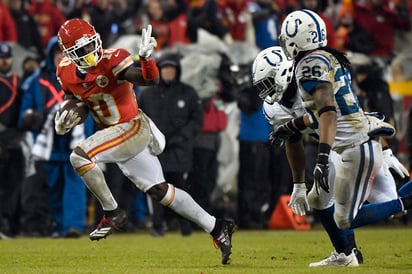 El receptor Tyreek Hill sumó 108 yardas totales y anotó en una ocasión por la vía terrestre.