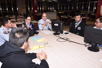 Más de 100 dirigentes scouts participan en capacitación especializada, en la Infoteca de la UAdeC en Monclova.  (EL SIGLO COAHUILA) 
