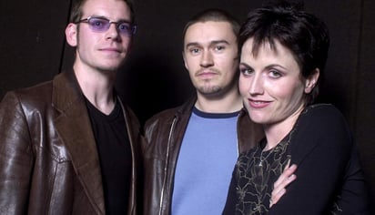 La banda irlandesa recuerda a su vocalista Dolores O´Riordan a un año de su lamentable deceso. (ESPECIAL) 