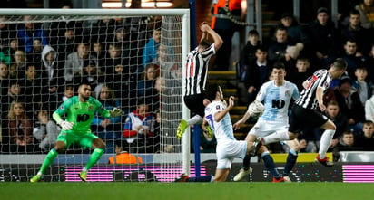 El cuadro dirigido por 'Rafa' Benítez venció al Blackburn y avanzó a la cuarta ronda del torneo copero.