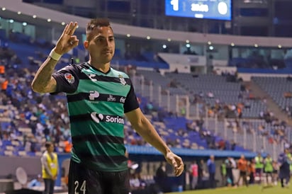 Marcelo Javier Correa, del Santos Laguna, en festejo después de anotar el gol de su equipo ayer.