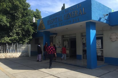 Suicida. Joven termina en el Hospital General de Gómez Palacio, al intentar suicidarse de una puñalada en el estómago. (ARCHIVO) 