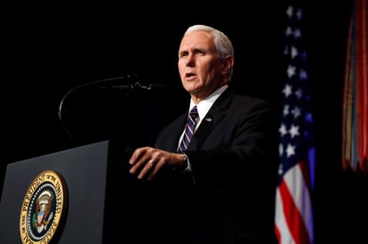 Pence hizo un llamado a los venezolanos a salir y protestar mañana 23 de enero contra el régimen de Nicolás Maduro. (ARCHIVO)