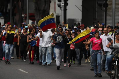 Hasta ahora las autoridades no han ofrecido información sobre fallecidos o heridos en las protestas. (EFE)