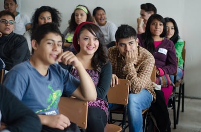 Fondos. Los jóvenes podrán celebrar contratos bancarios, así como disponer de fondos depositados. (ARCHIVO)