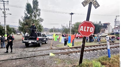 Protesta. CNTE mantiene bloqueos en Michoacán.