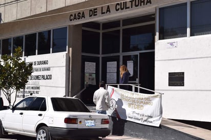 Acción. Se mantiene el paro de 'brazos caídos' por trabajadores sindicalizados. (EL SIGLO DE TORREÓN)