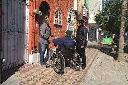 Llamado. Piden no acudir a las oficinas ubicadas sobre la Ramón Corona frente a la Plaza Mayor. (GUADALUPE MIRANDA)