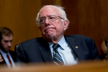 El senador estadounidense Bernie Sanders le pidió ayer al presidente de EUA, Donald Trump, que “no apoye golpes” o “cambios de régimen” en Latinoamérica tras su reconocimiento al autoproclamado Juan Guaidó como mandatario legítimo de Venezuela. (AP)