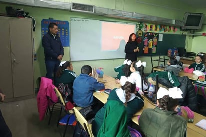 Actividad. Personal del IMEPA acudió a la escuela primaria Francisco Sarabia. (MA. ELENA HOLGUÍN)