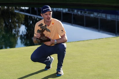 Justin Rose ganó el título del Farmers Insurance Open al terminar las cuatro rondas del torneo con 267 golpes, 21 abajo del par.